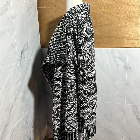 Forever 21 Knit Open Front Cardigan Sweater Heavyweight Long Black & White - Picture 5 of 8